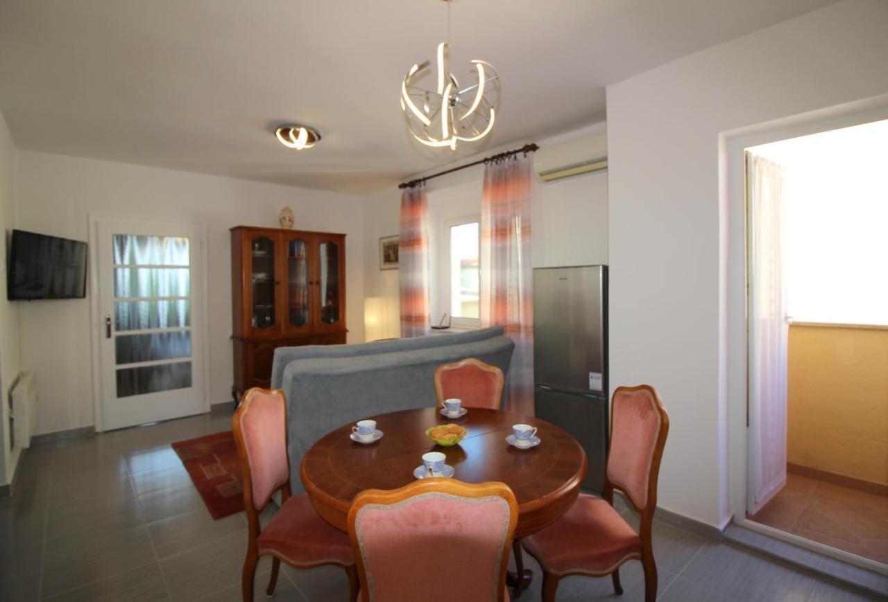 Apartment Agata In City Center Poreč Exterior foto